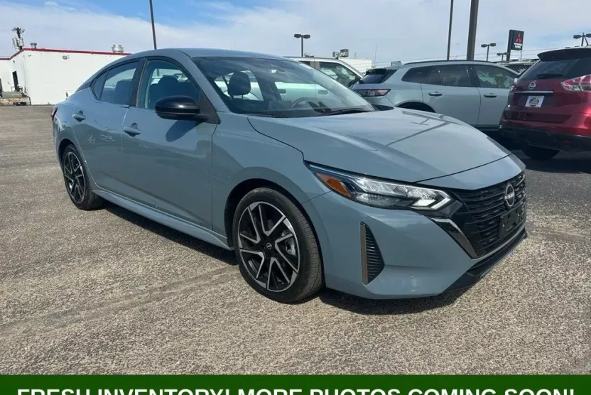 2024 Nissan Sentra SR photo 1