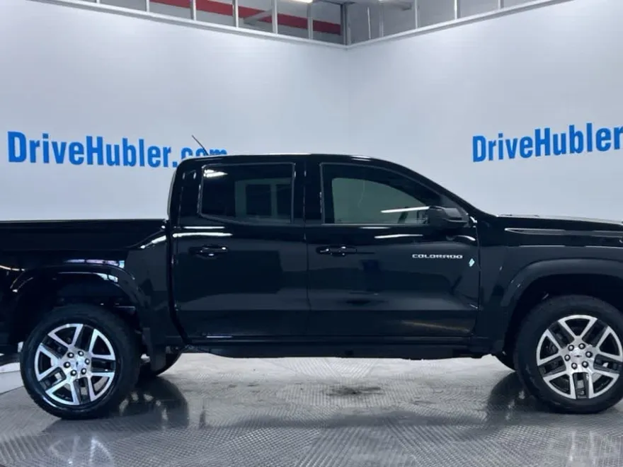 2024 Chevrolet Colorado Z71 photo 1