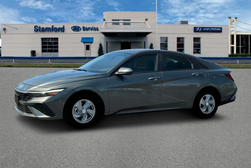2025 Hyundai Elantra SE photo 1