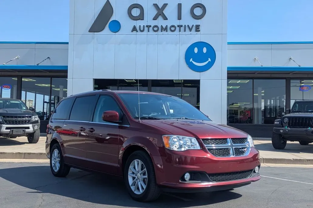 2019 Dodge Grand Caravan SXT photo 1