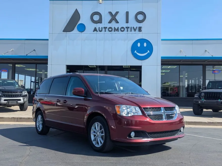 2019 Dodge Grand Caravan SXT photo 1