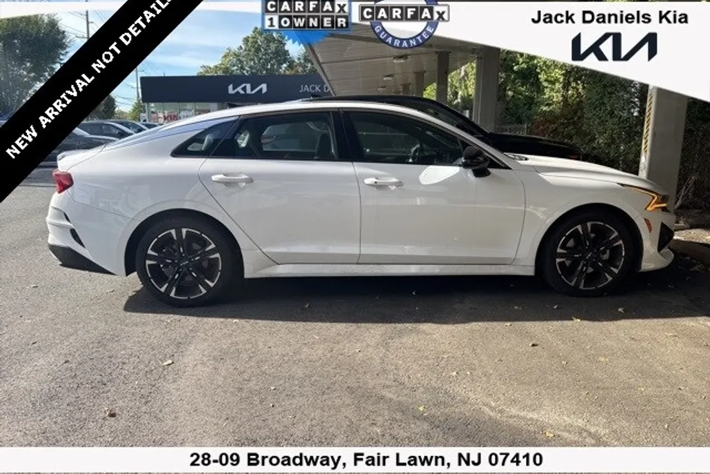 2023 Kia K5 GT-Line photo 1