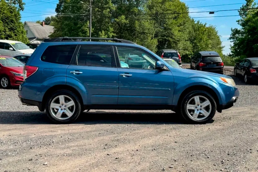 2009 Subaru Forester X Limited photo 1