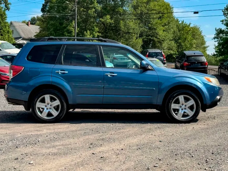 2009 Subaru Forester X Limited photo 1