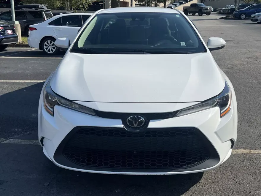 2022 Toyota Corolla LE photo 1