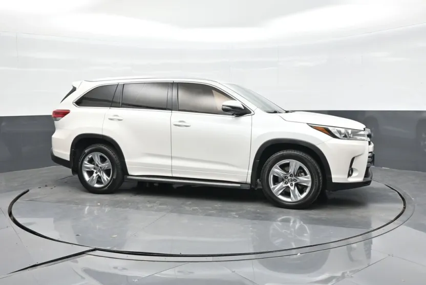 2017 Toyota Highlander Limited Platinum photo 1