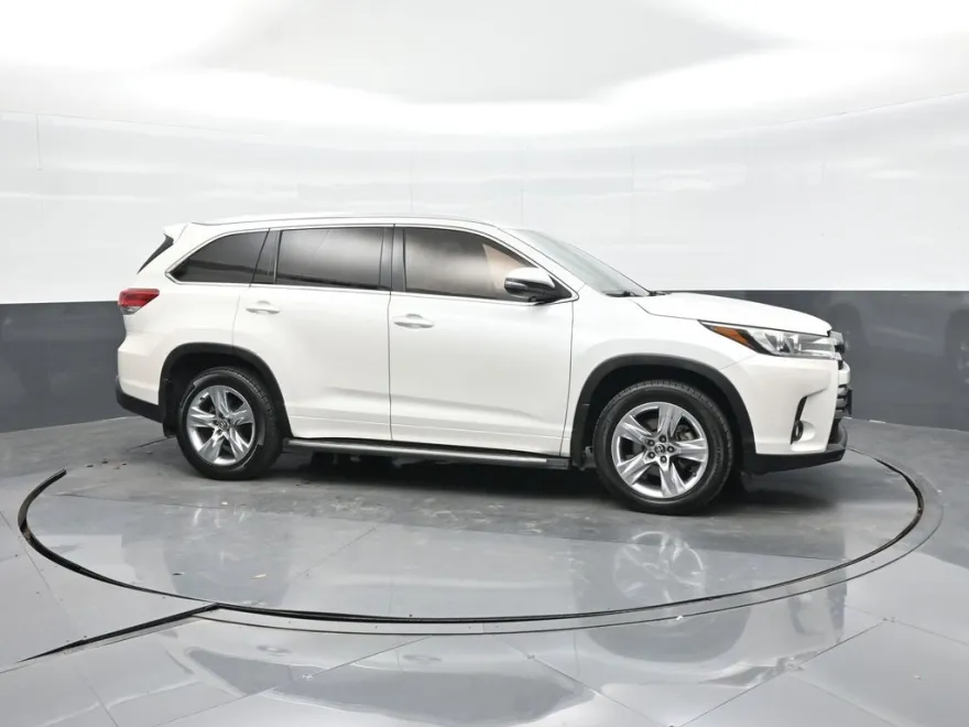 2017 Toyota Highlander Limited Platinum photo 1