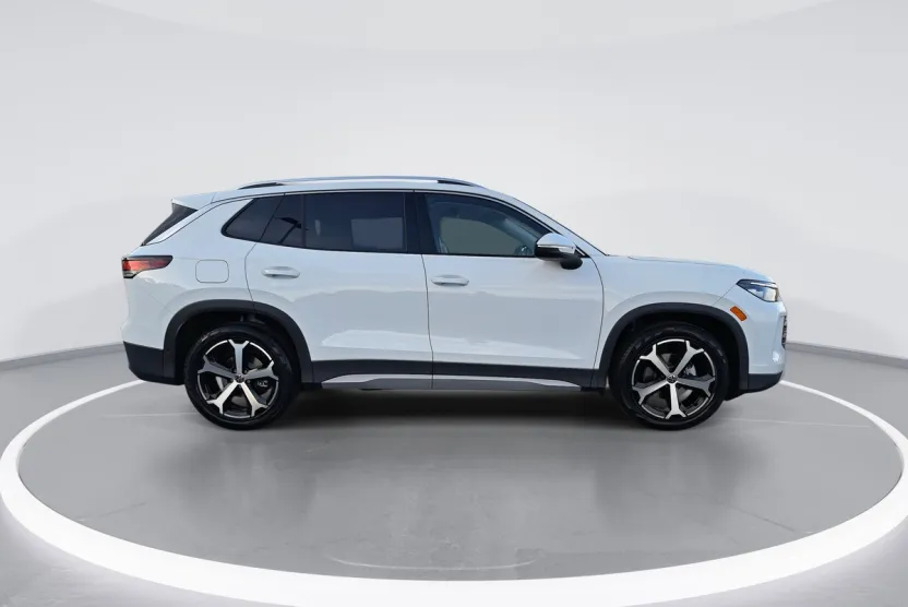 2025 Volkswagen Tiguan SE photo 1