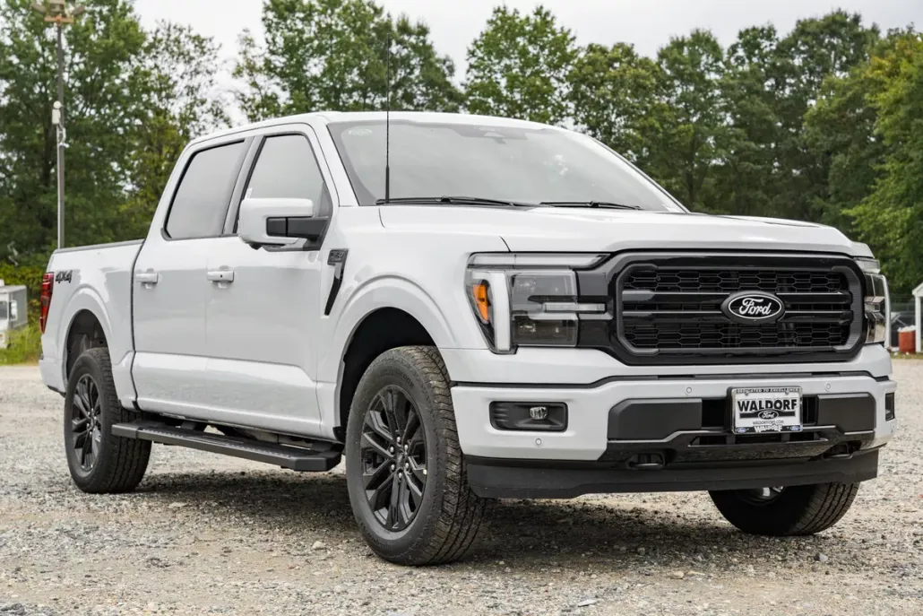 2025 Ford F-150 Lariat photo 1