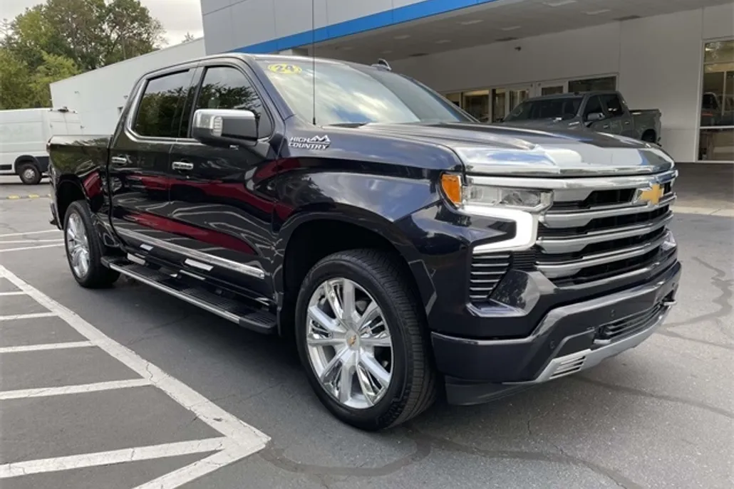 2024 Chevrolet Silverado 1500 High Country photo 1