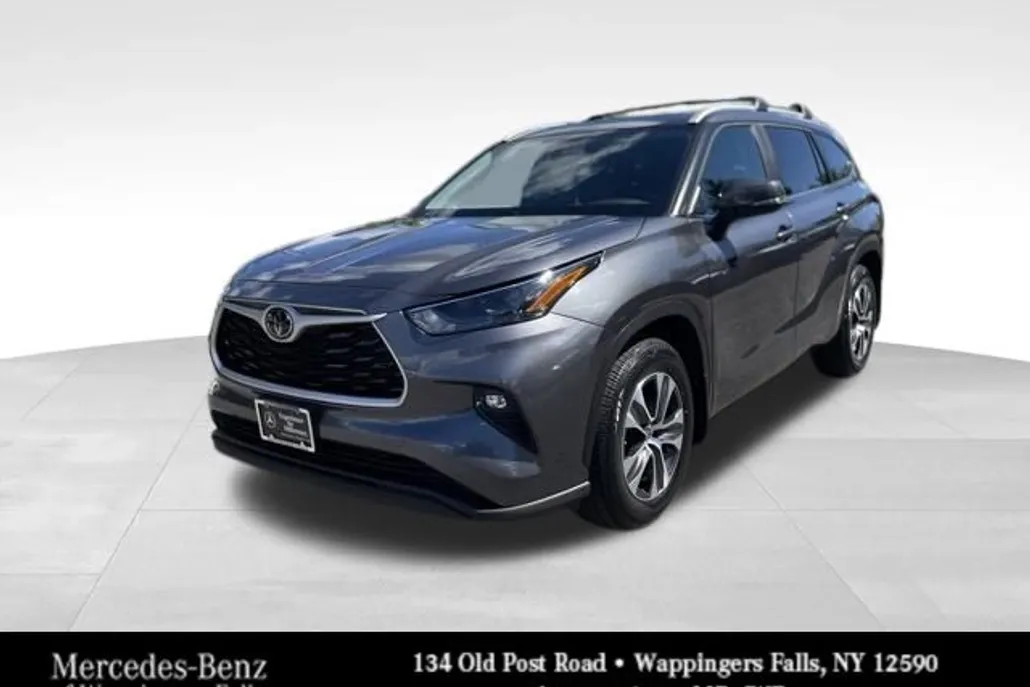 2023 Toyota Highlander XLE photo 1