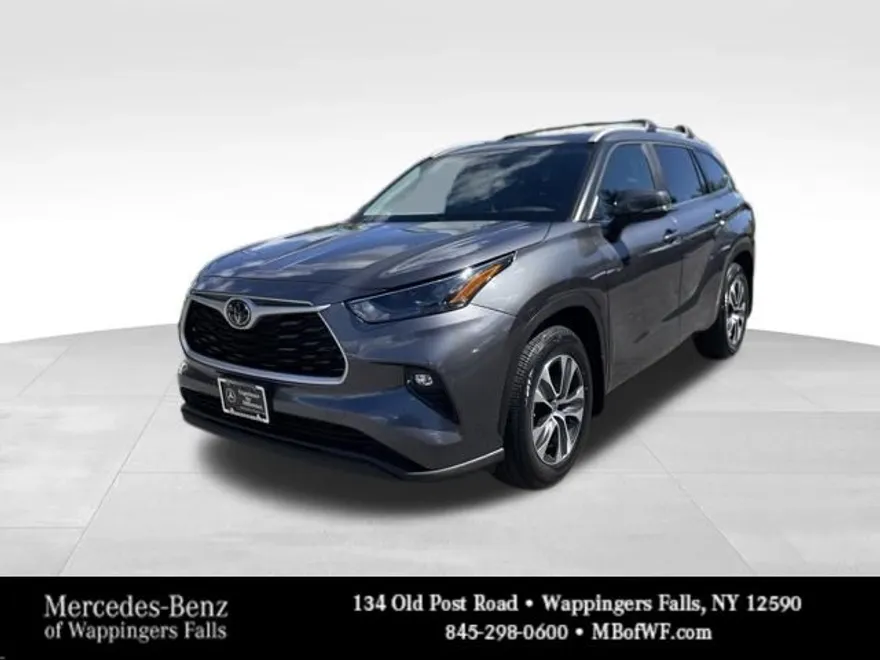 2023 Toyota Highlander XLE photo 1