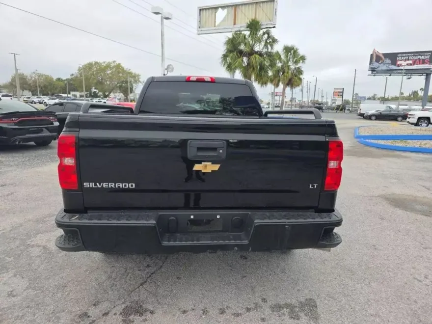 2018 Chevrolet Silverado 1500 Custom photo 1