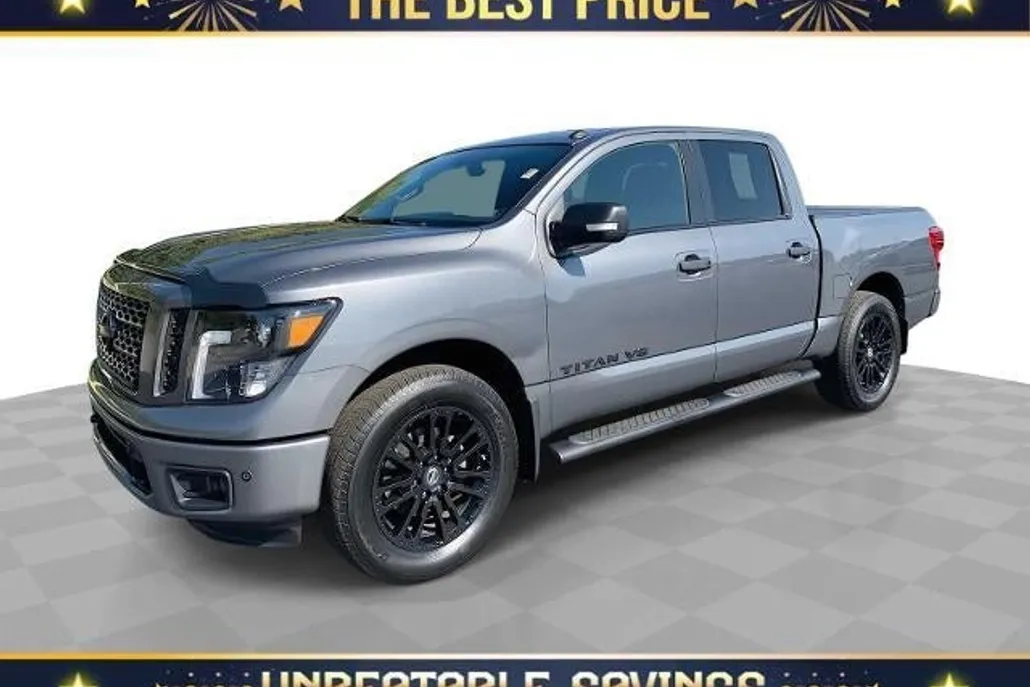 2019 Nissan Titan Crew Cab SV photo 1