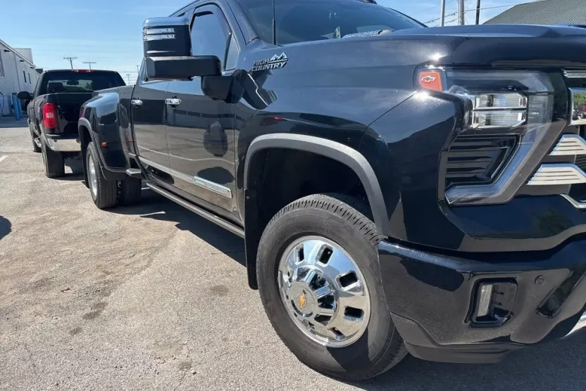 2024 Chevrolet Silverado 3500HD High Country photo 1