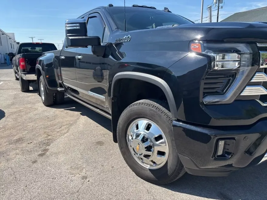 2024 Chevrolet Silverado 3500HD High Country photo 1
