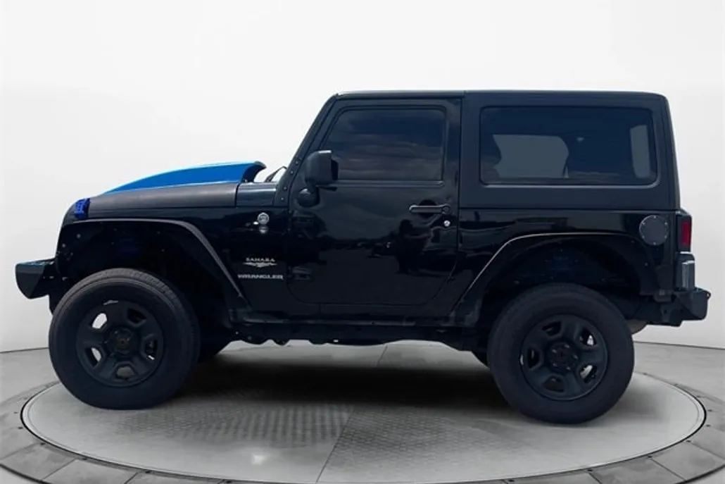 2015 Jeep Wrangler Sahara photo 1