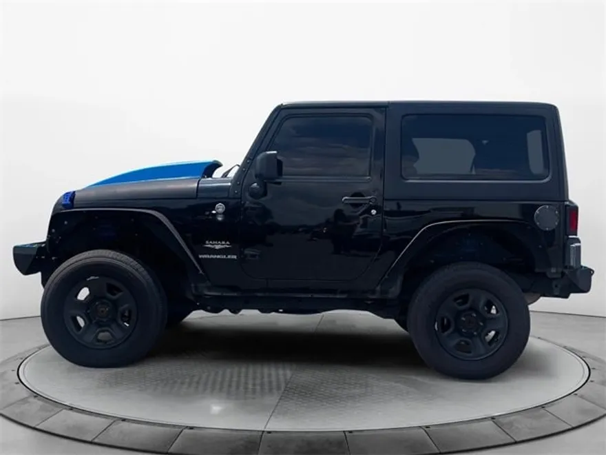2015 Jeep Wrangler Sahara photo 1