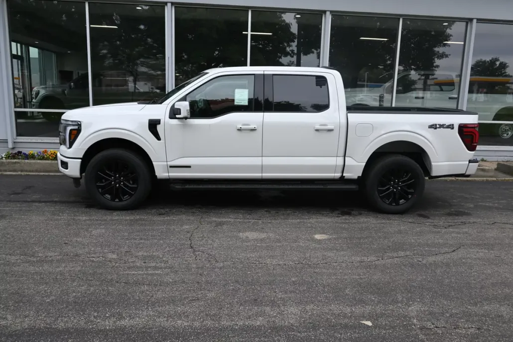 2025 Ford F-150 Lariat photo 1