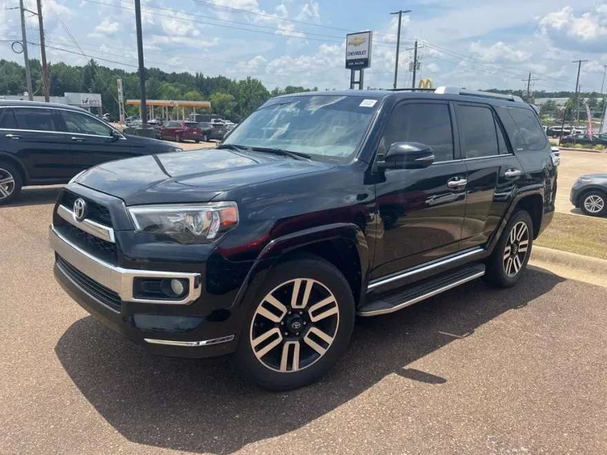 2018 Toyota 4Runner Limited photo 1