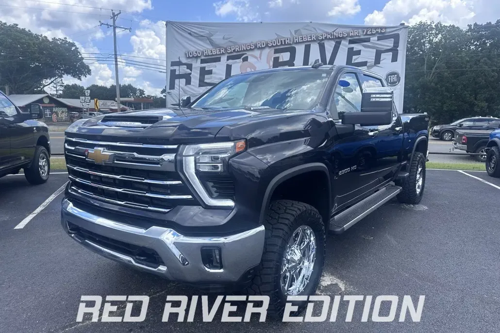 2024 Chevrolet Silverado 2500HD LTZ photo 1
