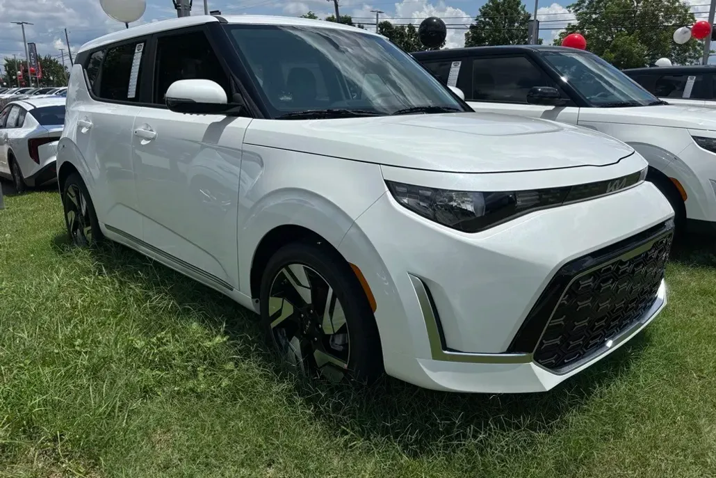 2025 Kia Soul GT-Line photo 1