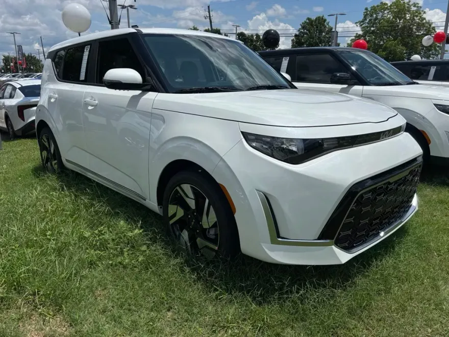 2025 Kia Soul GT-Line photo 1