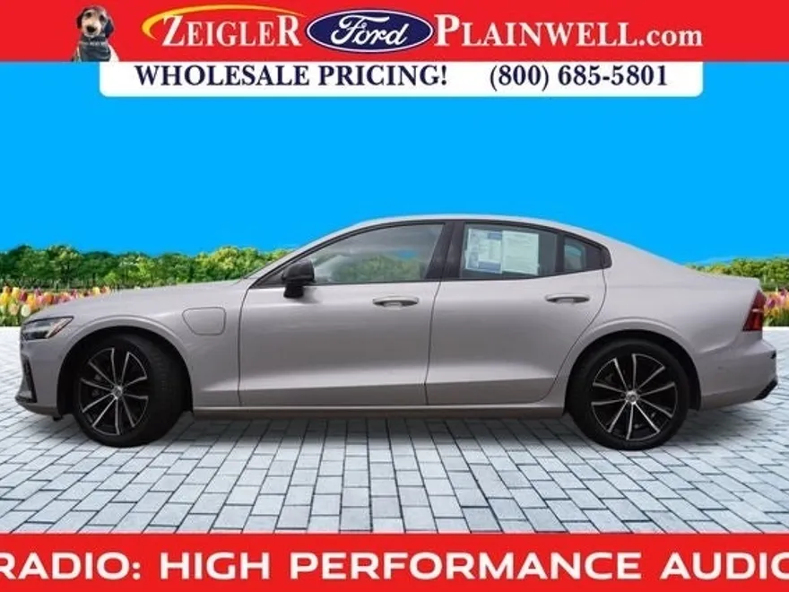 2023 Volvo S60 Recharge T8 Plus AWD photo 1