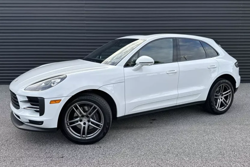 2021 Porsche Macan Base photo 1