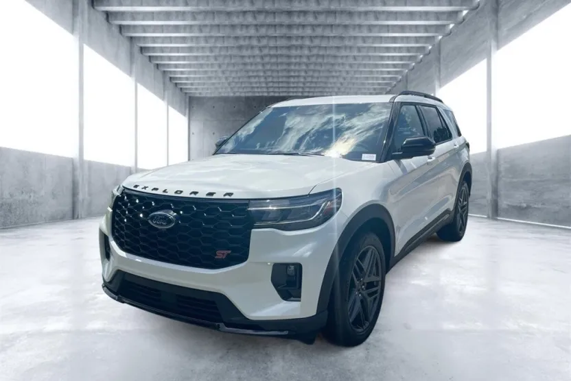 2025 Ford Explorer ST photo 1