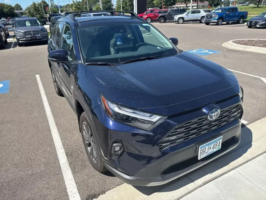 2024 Toyota RAV4 Hybrid Limited photo 1