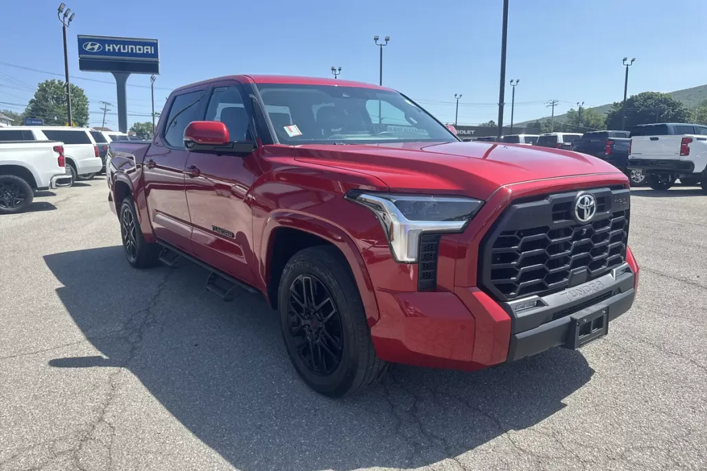 2023 Toyota Tundra SR5 CrewMax photo 1