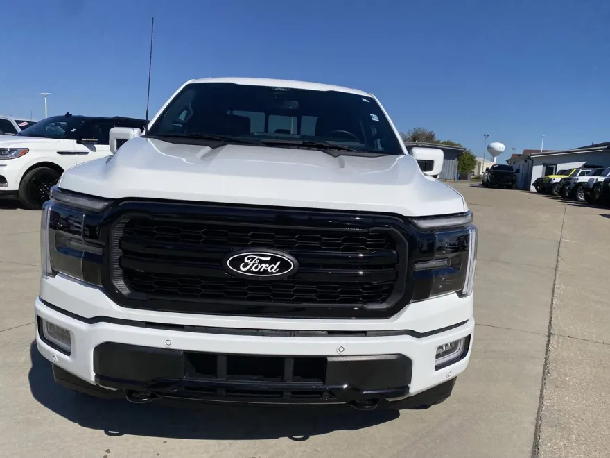 2024 Ford F-150 Lariat photo 1
