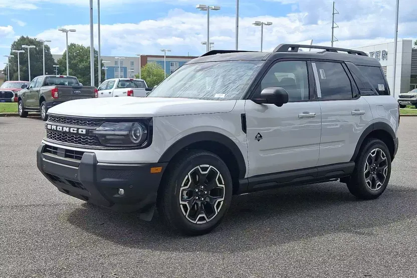 2025 Ford Bronco Sport Outer Banks photo 1