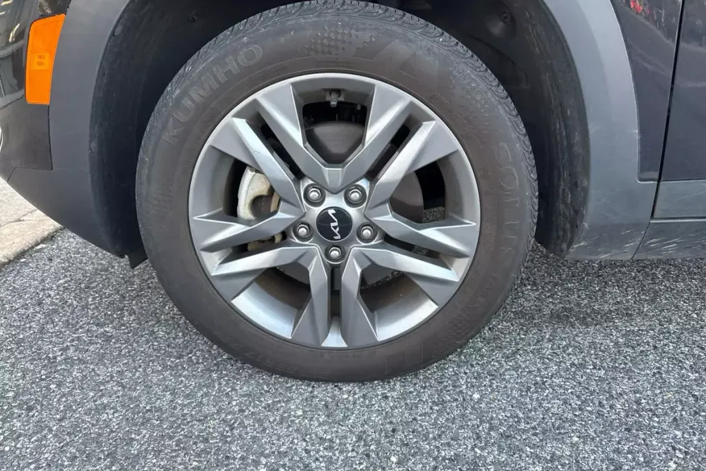 2023 Kia Seltos S photo 1