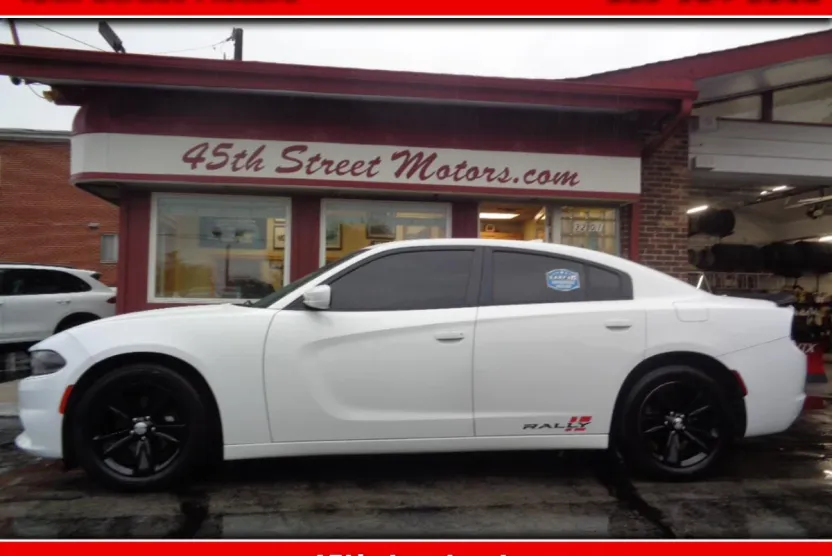 2016 Dodge Charger SXT Plus photo 1