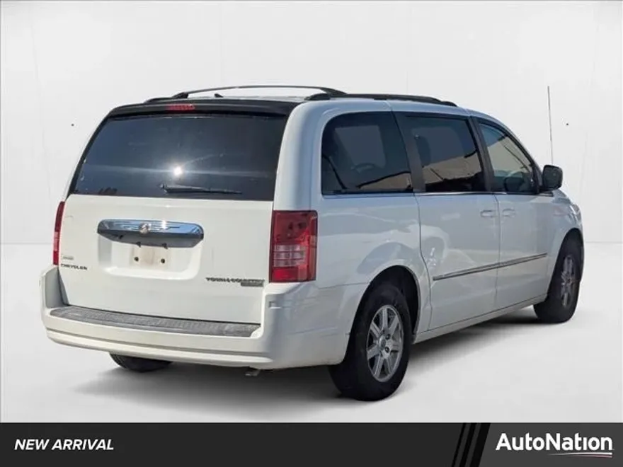 2015 Dodge Grand Caravan SXT Plus photo 1