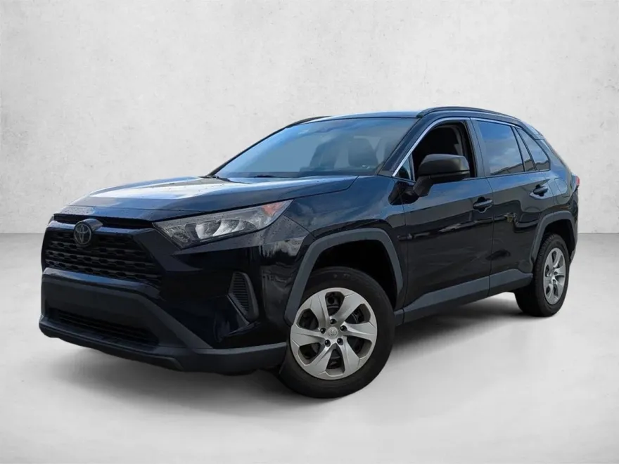 2021 Toyota RAV4 LE photo 1
