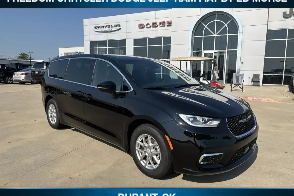 2025 Chrysler Pacifica photo 1
