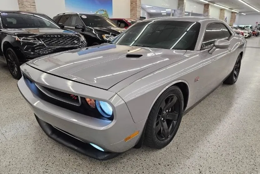 2014 Dodge Challenger R/T photo 1