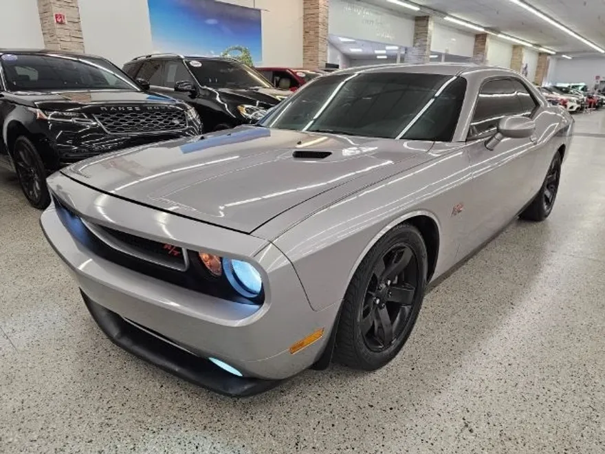 2014 Dodge Challenger R/T photo 1