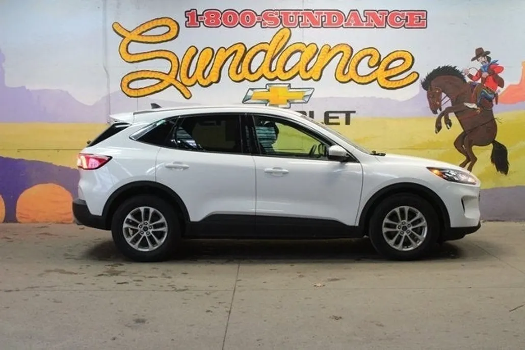 2021 Ford Escape Hybrid SE photo 1