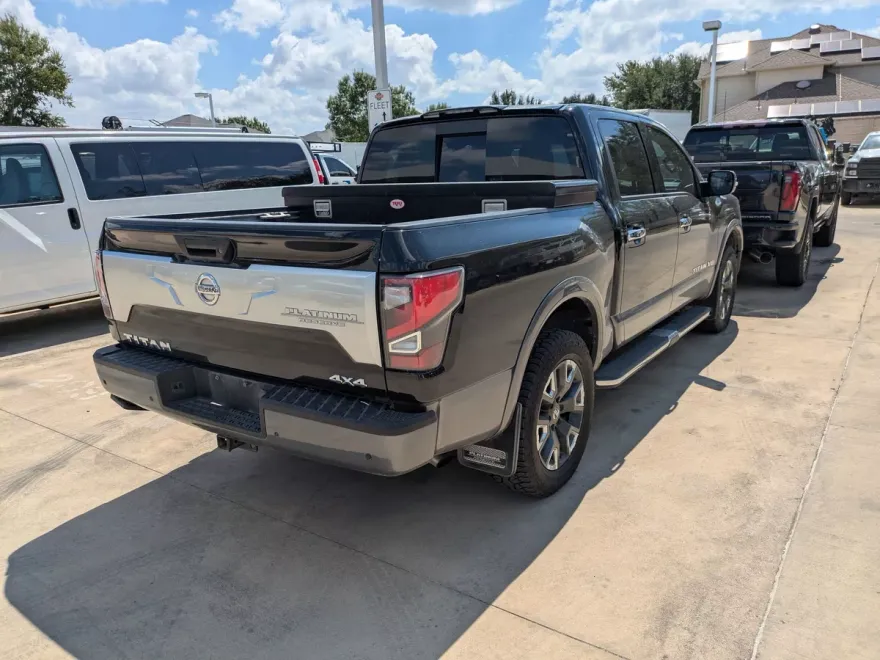 2020 Nissan Titan Platinum Reserve photo 1