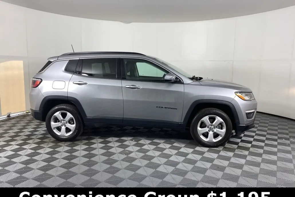 2021 Jeep Compass Latitude photo 1