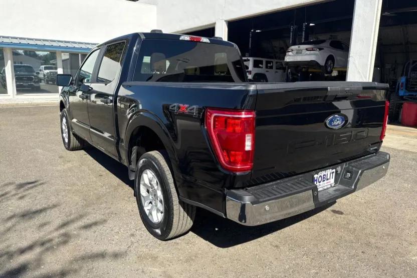 2023 Ford F-150 XLT photo 1