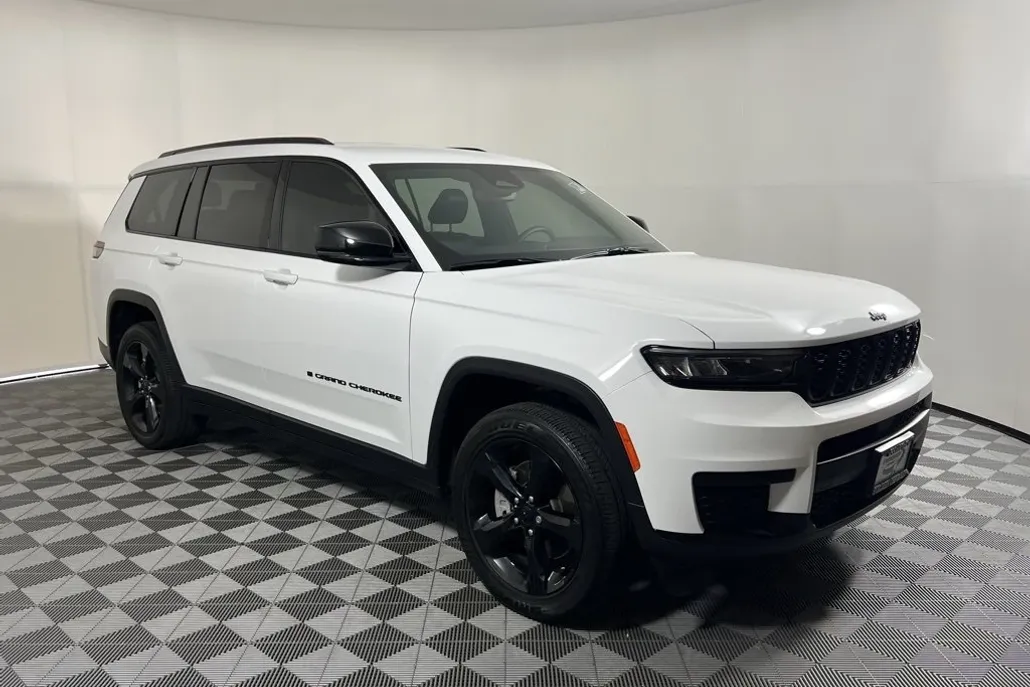 2023 Jeep Grand Cherokee Altitude photo 1