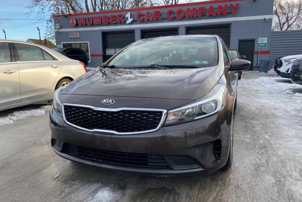 2017 Kia Forte LX Base photo 1