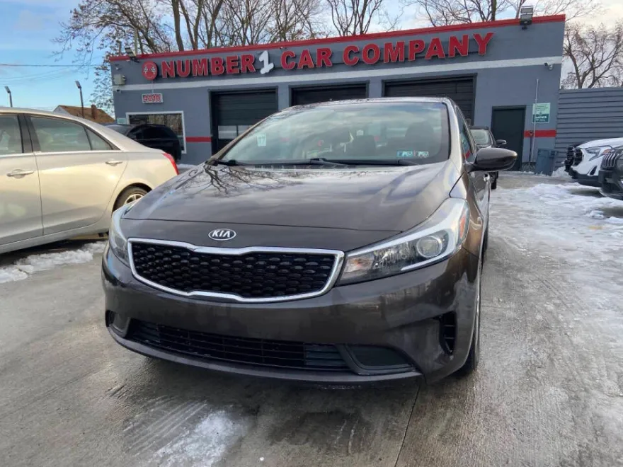 2017 Kia Forte LX Base photo 1