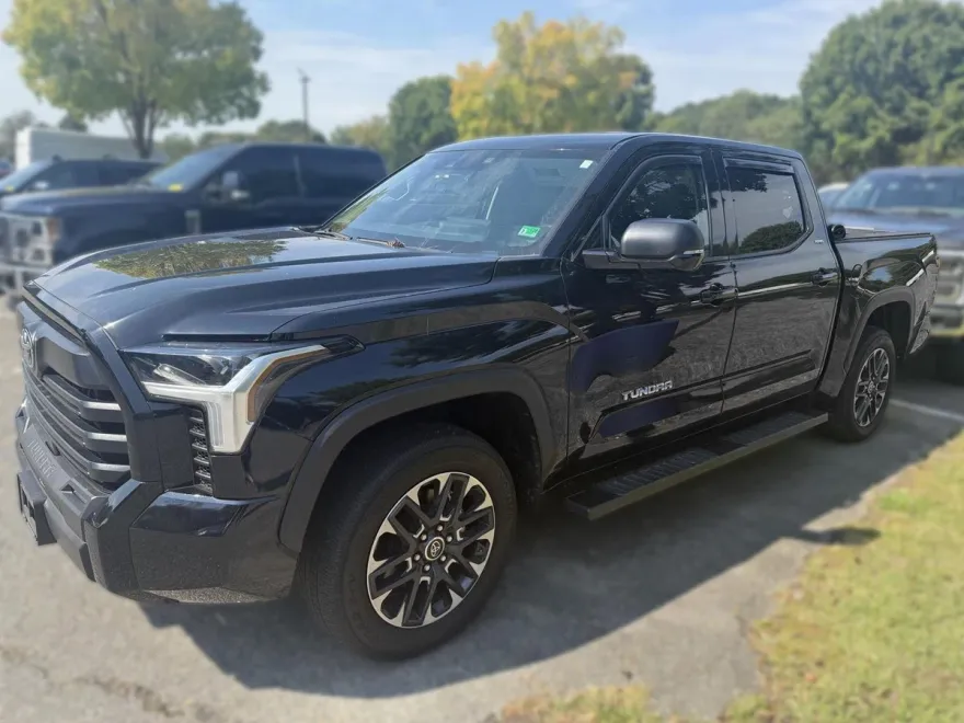 2023 Toyota Tundra SR5 CrewMax photo 1