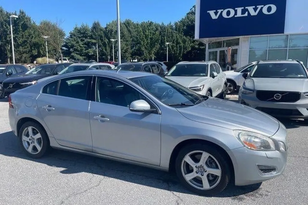 2013 Volvo S60 T5 Premier Plus AWD photo 1